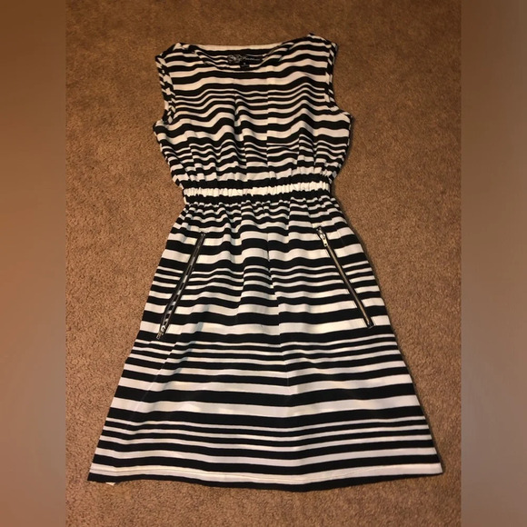 Feathers Small Black White Striped Dress Elastic Waist & Zipper Pockets - Picture 4 of 4